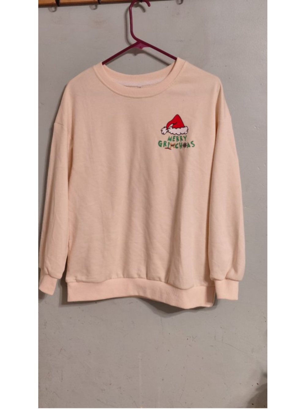 Women's Unbranded Beige Merry Grinchmas Sweatshirt M